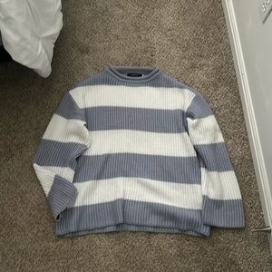 blue and white zesica sweater size small